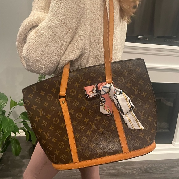 Luxury giveaway, $5 Chanel. Like this listing to be notified of my next show - Picture 6 of 13